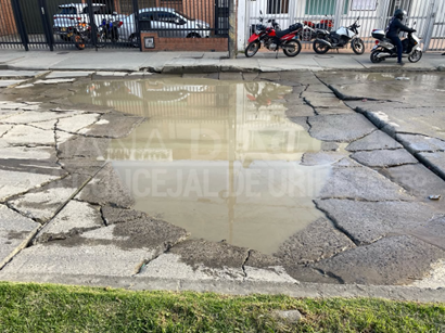 En este momento estás viendo DIANA DIAGO DENUNCIA EL DETERIORO VIAL EN MONTEVIDEO: HUECOS Y ENCHARCAMIENTOS PONEN EN RIESGO UNO DE LOS PRINCIPALES CORREDORES INDUSTRIALES DE BOGOTÁ